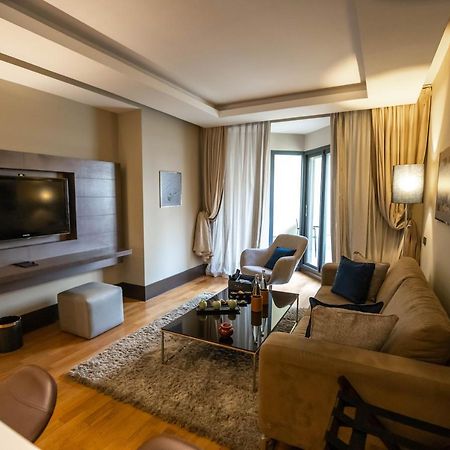 Gray Boutique Hotel Casablanca Exteriör bild A living room in a hotel suite