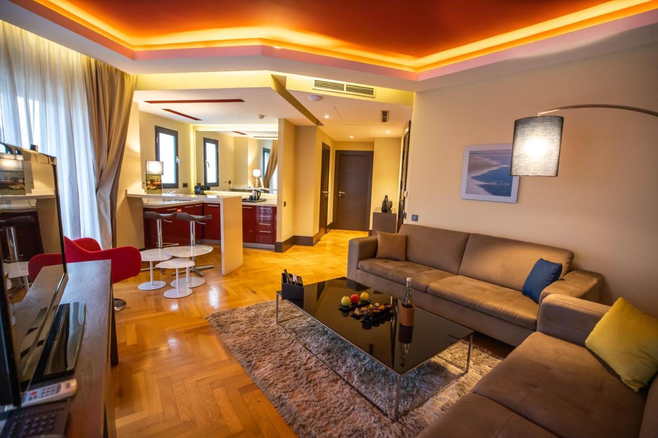 Gray Boutique Hotel Casablanca Exteriör bild A suite at the hotel