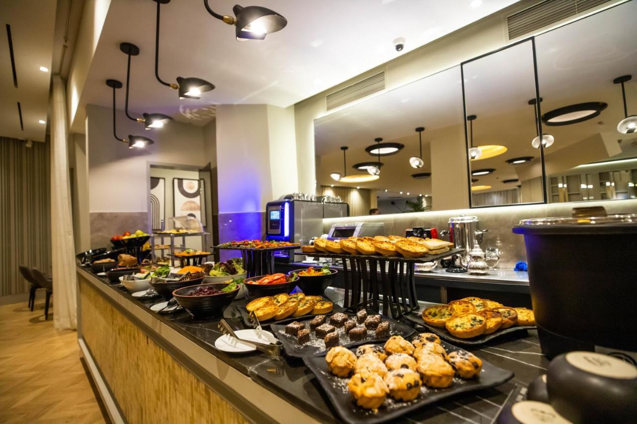 Gray Boutique Hotel Casablanca Exteriör bild The buffet at the lounge
